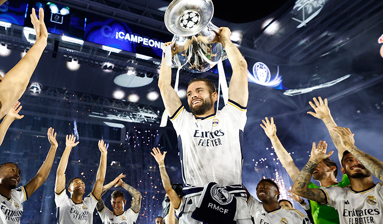 Foto: AS: Nacho pożegna się z kibicami na Bernabéu