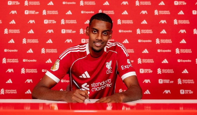 Foto: Oficjalnie: Isak piłkarzem Liverpoolu