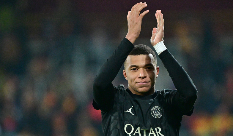 Foto: Mbappé czeka na reakcję kibiców PSG