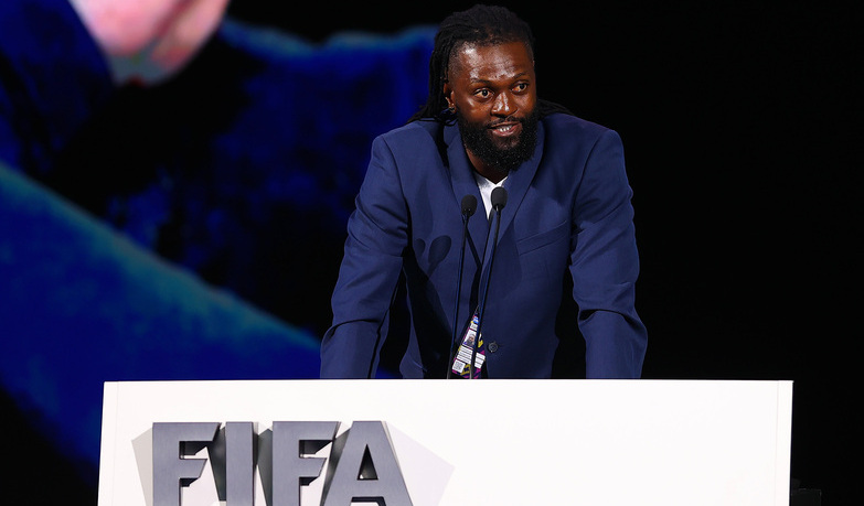Adebayor: Złotą Piłkę wręczyłbym Mbappé