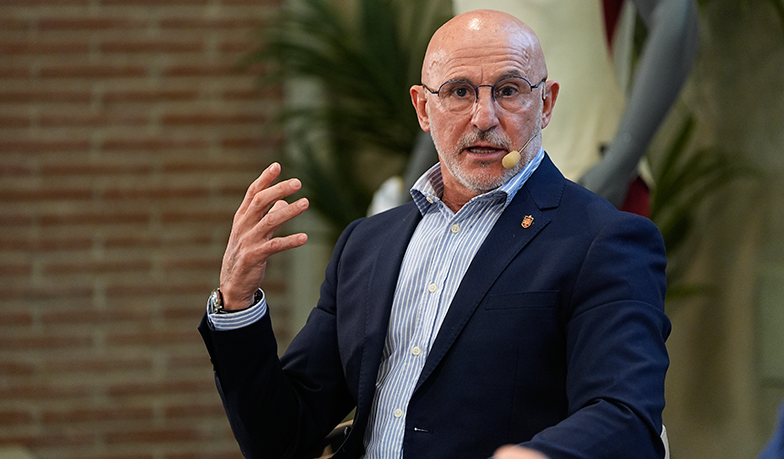 De la Fuente: Huijsen? Wolę mówić, dlaczego na zgrupowanie przyjadą Eric i Pubill