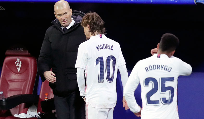 Foto: Modrić opuścił boisko z urazem uda