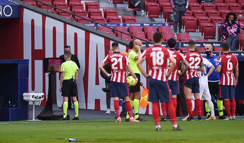 Foto: Sędzia Hernández Hernández, za młodu kibic Barcelony