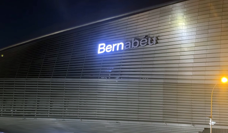 Królewscy przetestowali oświetlenie napisu „Bernabéu” [VIDEO]