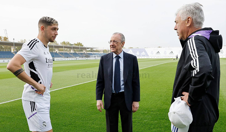 Foto: Florentino odwiedził piłkarzy przed treningiem