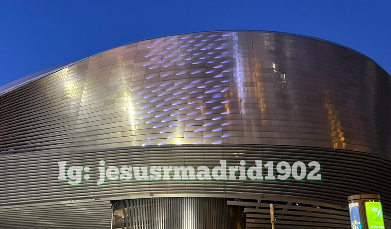 Foto: Rozpoczęto test reflektorów LED na fasadzie Bernabéu [VIDEO]