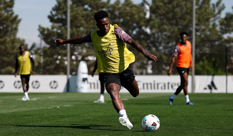 Trzech piłkarzy nie trenowało z grupą