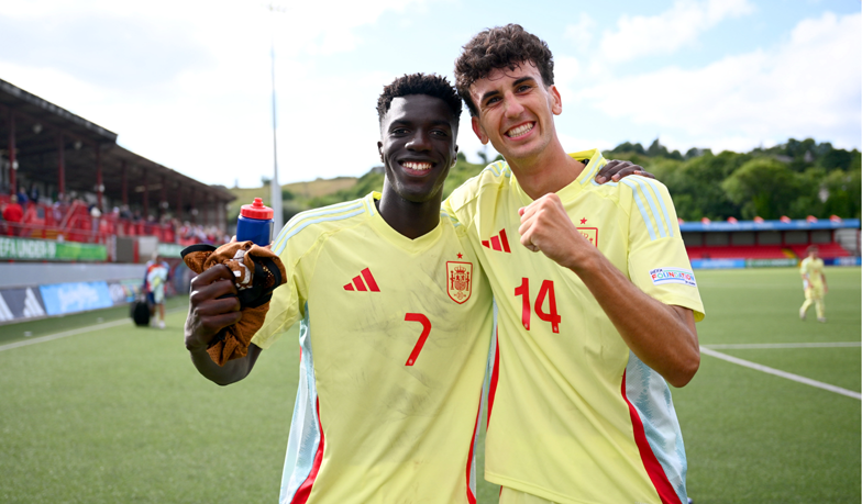 Foto: Chema Andrés z golem, Pol Fortuny z asystą