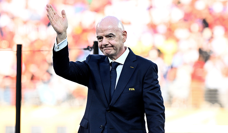 The Telegraph: UEFA wypłaciła pieniądze kobiecie, z którą Infantino miał mieć romans
