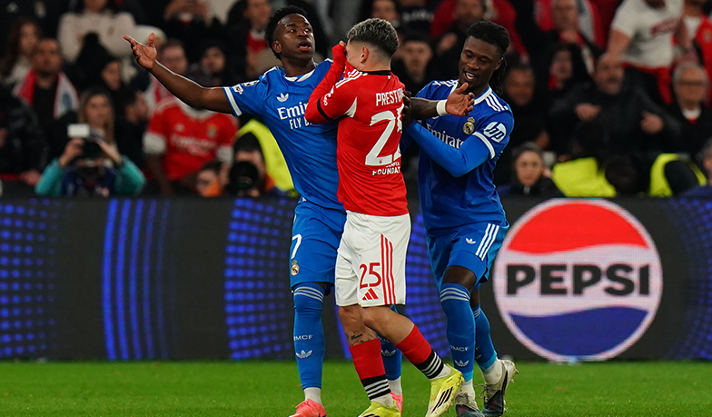 Foto: Gdy koszulka zasłania wszystko