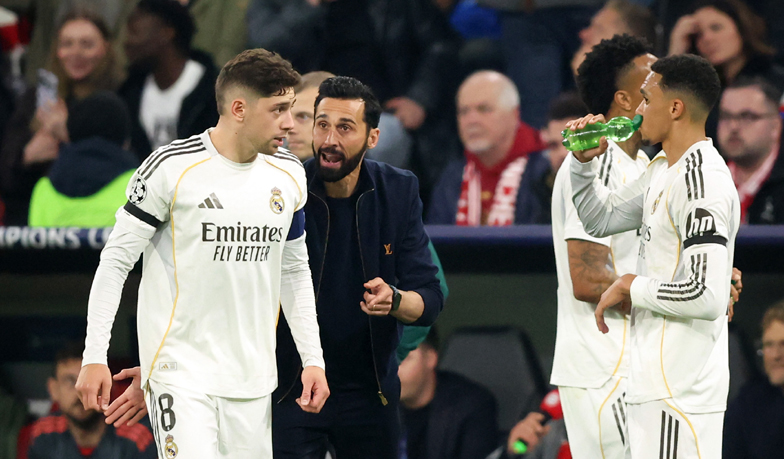 The Athletic: Arbeloa zorganizował nadzwyczajne spotkanie z drużyną