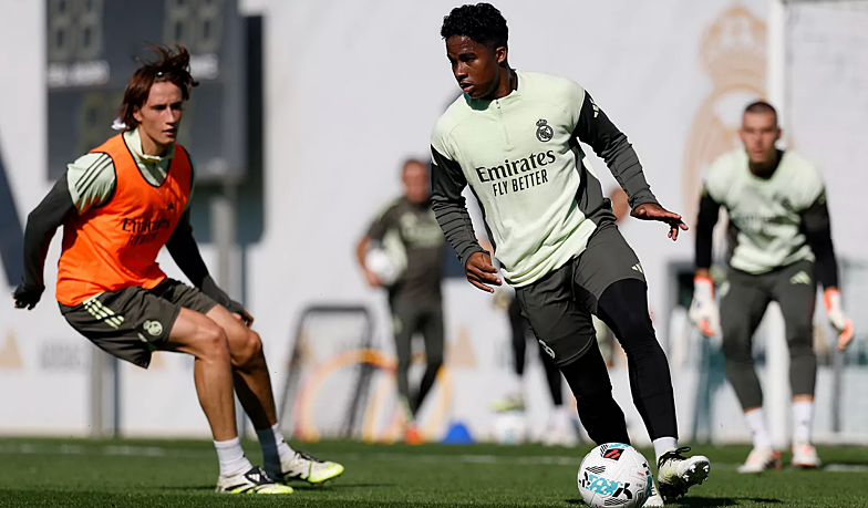 Foto: Joan Martínez na testach u Xabiego Alonso