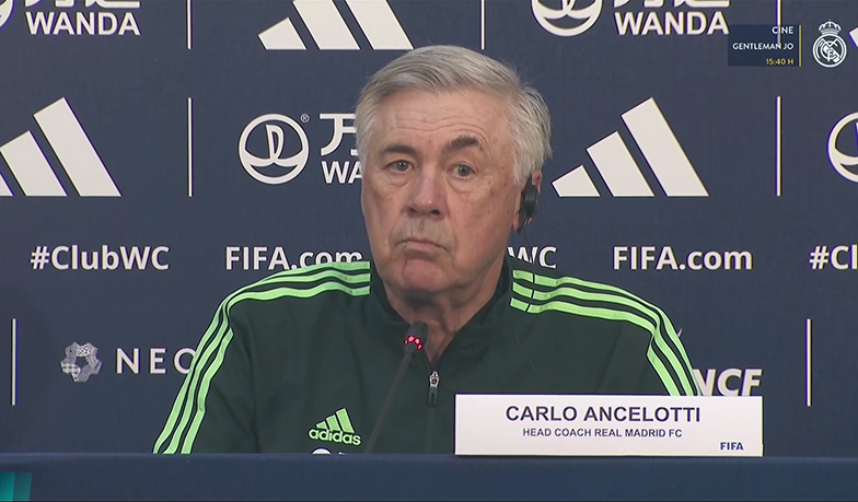 Foto: Ancelotti: Problemem jest to, co dzieje się wokół Viníciusa, kropka