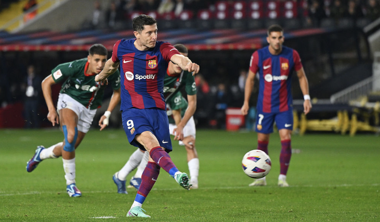 Foto: 13. kolejka: Barcelona ogrywa Deportivo Alavés