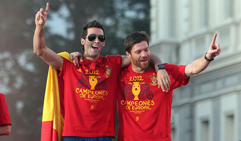 Alonso kontra Arbeloa: przyjaciele spotkają się po raz pierwszy jako rywale