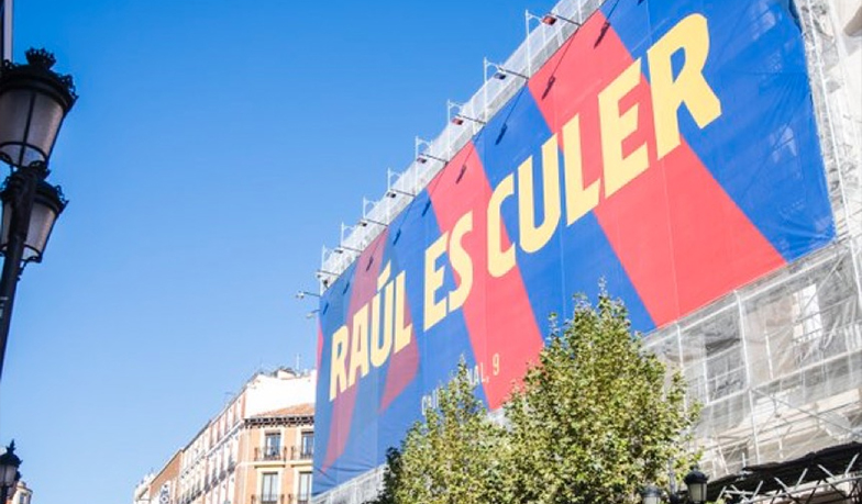 Foto: „Raúl jest culé”, czyli Barcelona otwiera sklep w Madrycie