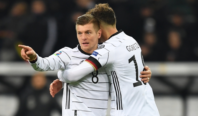 Foto: Niemcy z awansem na EURO, dwa gole Kroosa [VIDEO]