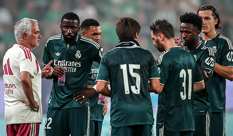 Mourinho chce krótkiej kadry