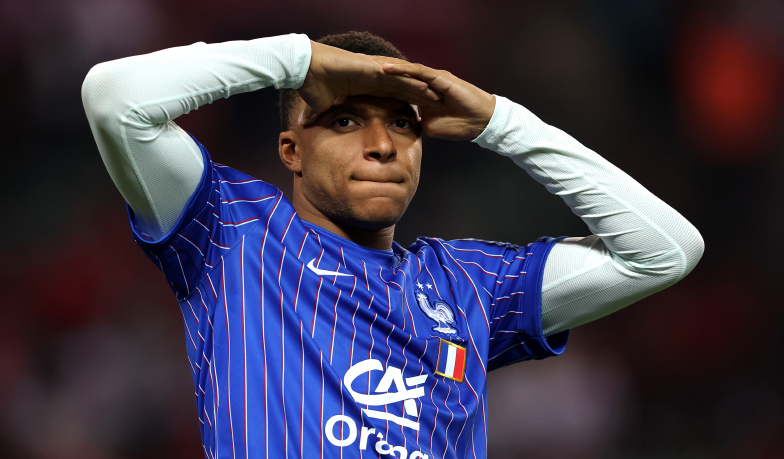 „Jeśli Mbappé nie zagra dobrze z Villarrealem, Bernabéu znów go wygwiżdże”