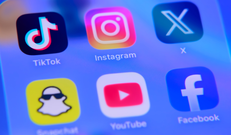GŁOS KIBICA: Odpowiadanie wszystkim na socialach