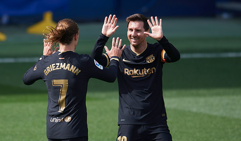 Foto: 32. kolejka: Barcelona dogania Real