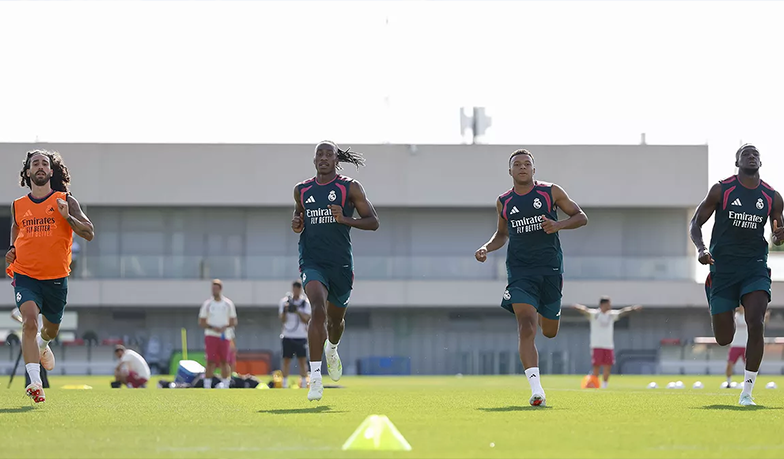 Diomandé, Mbappé, Cucurella, Konaté i Courtois trenowali z drużyną