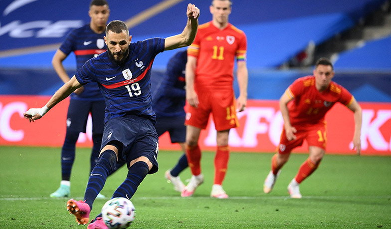 Foto: Francja wygrywa, Benzema nie wykorzystuje karnego