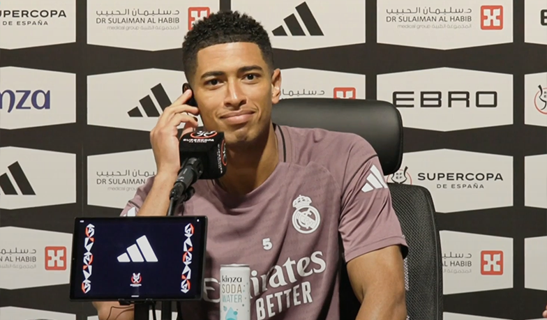 Foto: Bellingham: Stoimy murem za trenerem, nie ma żadnej dyskusji