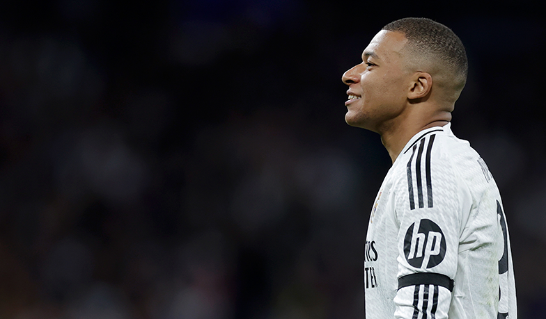 Foto: Ancelotti ochrania Mbappé