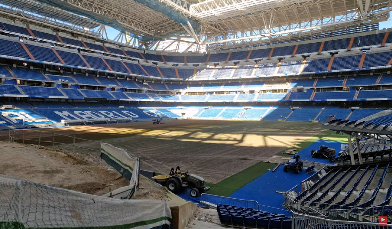 Foto: Santiago Bernabéu pozostało bez murawy