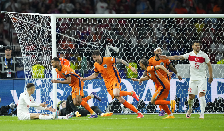 Foto: Holandia w półfinale, Arda wraca do domu!