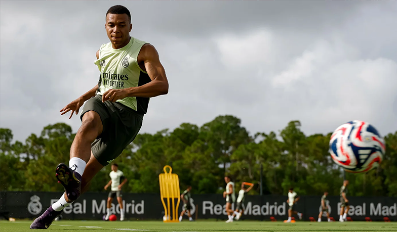 Foto: Carvajal, Camavinga i Mbappé trenowali z drużyną