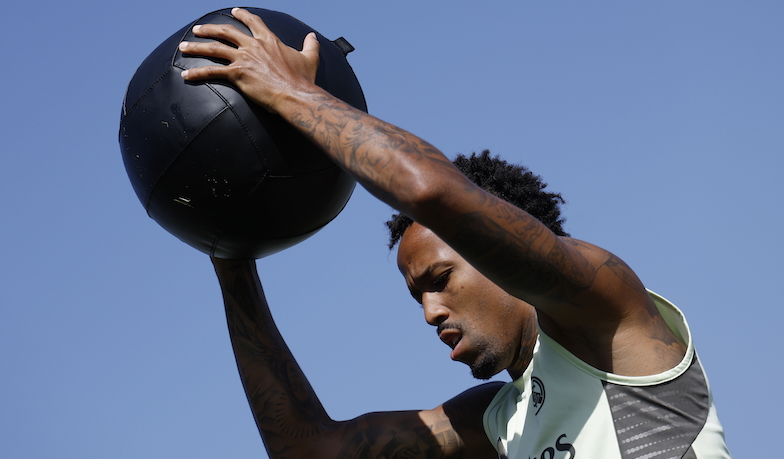 Foto: Militão broni swojego statusu