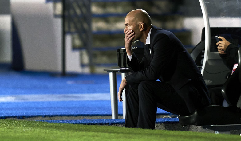 Foto: Dlaczego Zidane wyszedł na konferencję ponad godzinę po meczu?