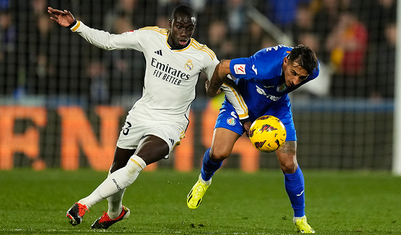 Foto: Mendy jest nie do ruszenia