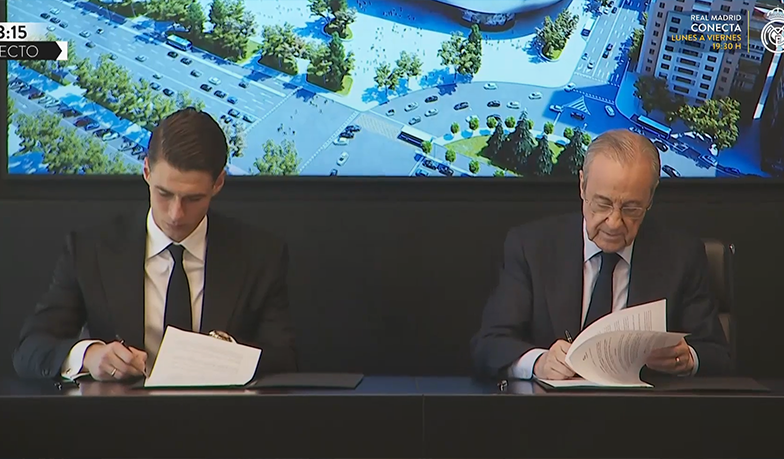 Foto: Kepa podpisał kontrakt
