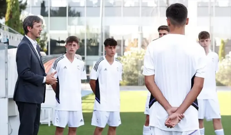 Kto stoi za ostatnimi sukcesami La Fábriki?