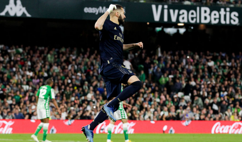 Foto: Benzema skuteczny na Benito Villamarín