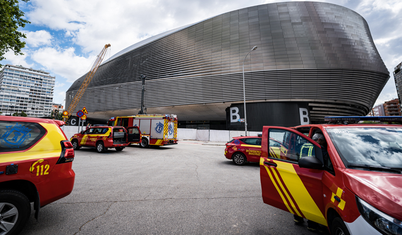 Foto: Robotnicy przebili rurę z gazem przy Bernabéu