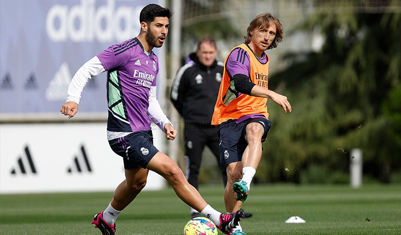 Foto: Modrić i Hiszpanie trenowali z drużyną
