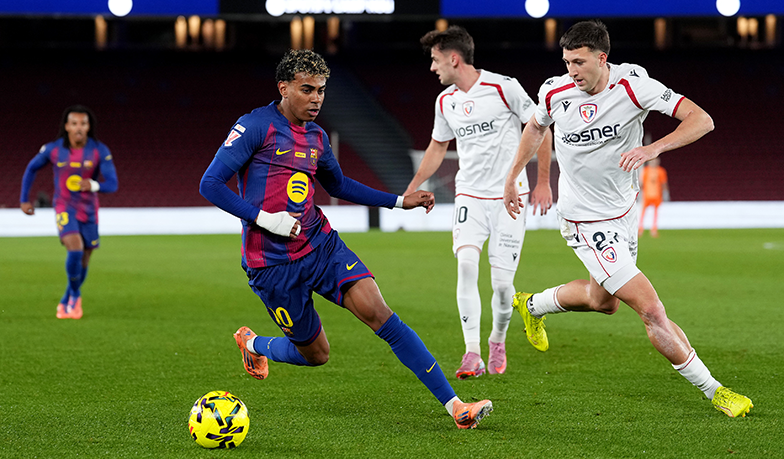 Foto: 16. kolejka: Barcelona wygrywa z Osasuną i odskakuje na 7 punktów