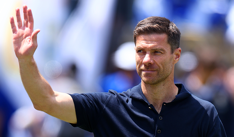 Foto: Xabi Alonso diagnozuje problem i wyciąga bata