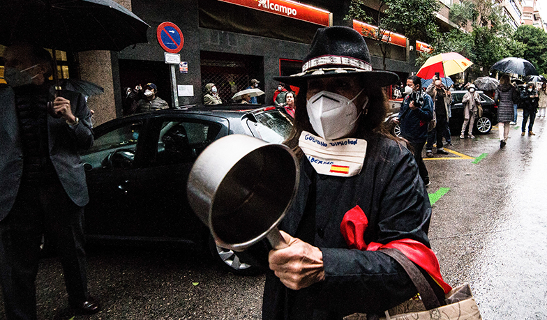 Foto: Coraz mniejszy wzrost zachorowań i zmarłych w Hiszpanii