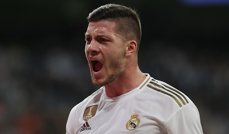 Foto: „Jović spadł ze ściany, ledwo przeżył”