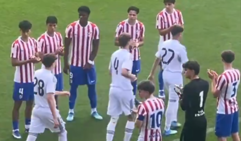 Atlético ustawiło szpaler piłkarzom Realu, którzy wygrali Ligę Młodzieżową [VIDEO]