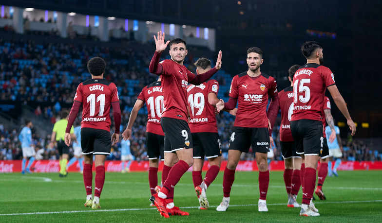 Foto: 16. kolejka: Rayo i Valencia zbliżają się do europejskich pucharów