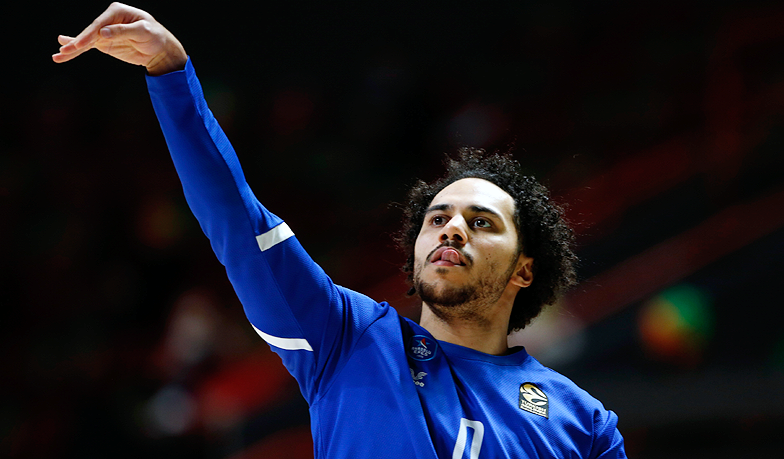 Foto: Shane Larkin blisko Realu Madryt