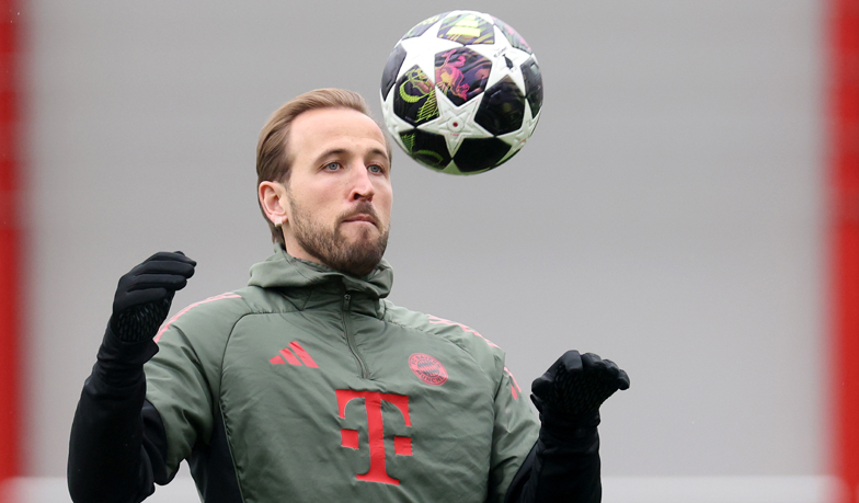 Harry Kane trenuje na murawie z grupą