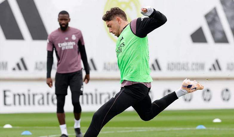 Valverde wrócił do częściowych treningów z grupą