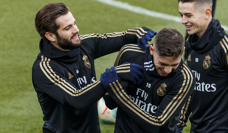 Foto: Nacho i Fede Valverde z dolegliwościami fizycznymi